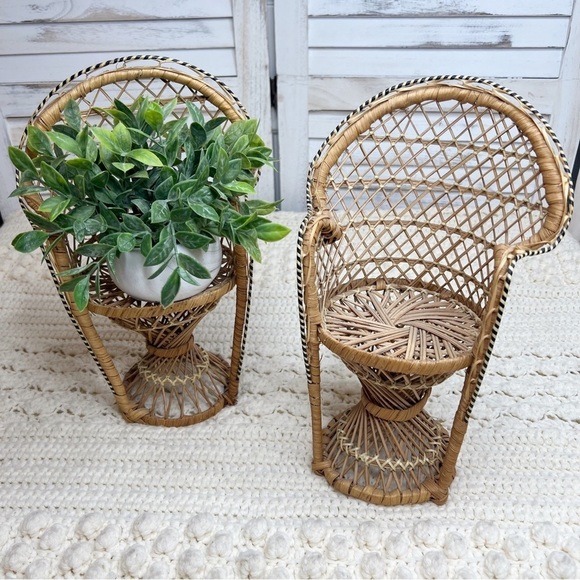 Vintage Wicker Rattan Woven Mini Peacock Chairs Set of 2 Plant Stand - Picture 4 of 12